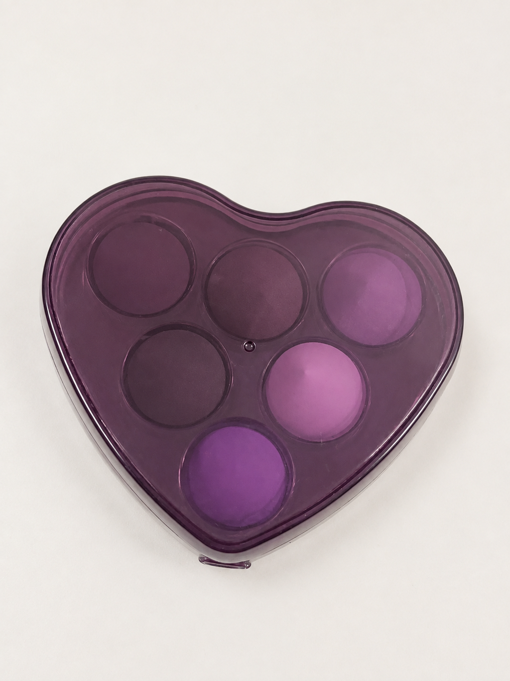 Heart-Shaped 6-Colour Eyeshadow Makeup Palette – Purple